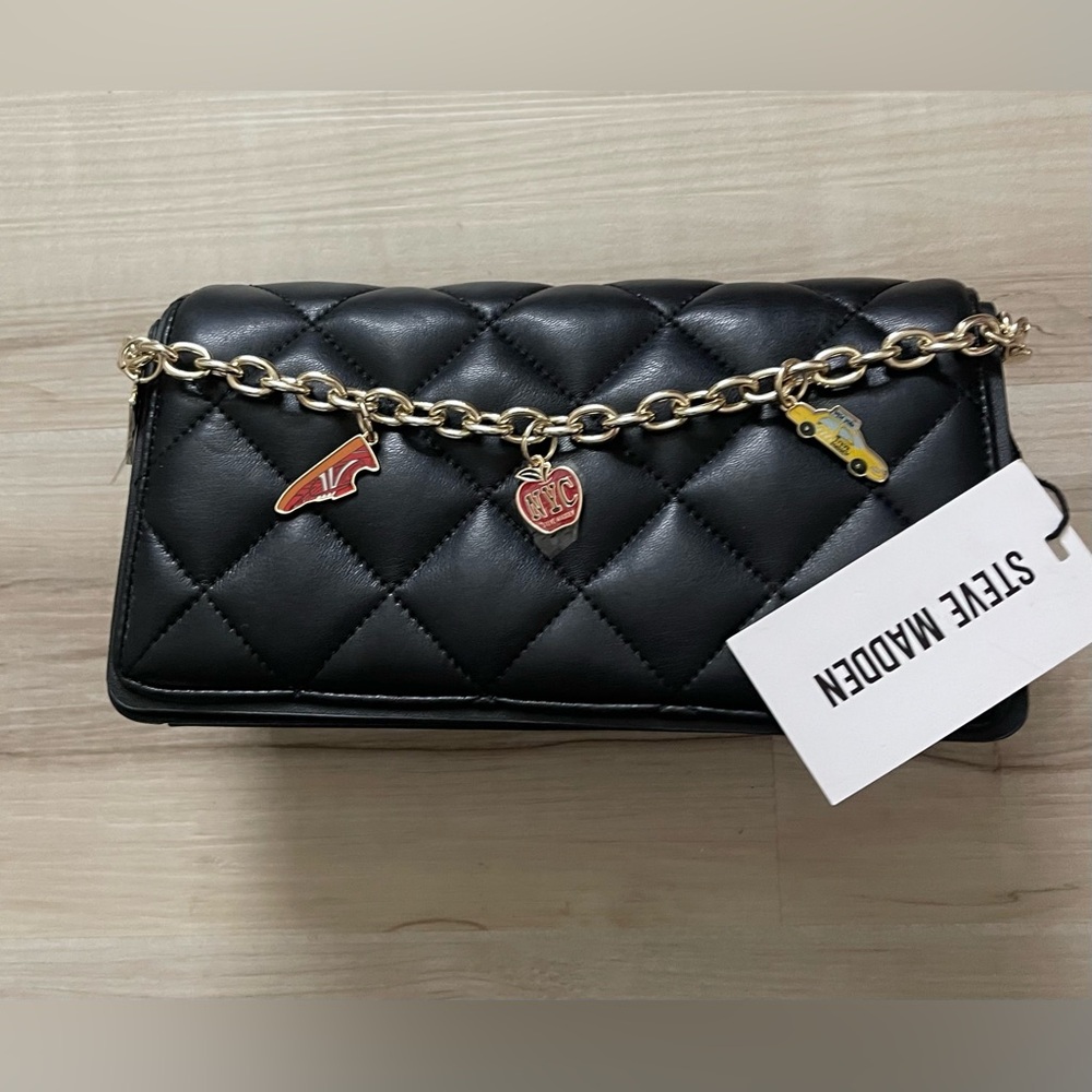 🎉 LAST ONE🎉 - Make Offer Now 
Steve Madden Black Quilted handbag